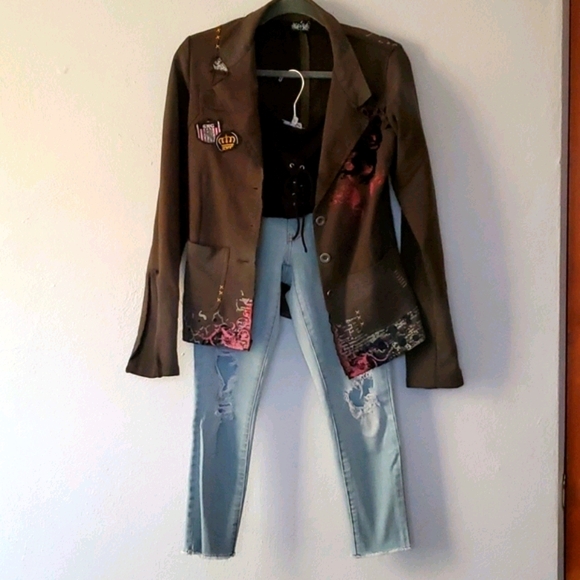 Green Art-detailed Jacket - Picture 9 of 10